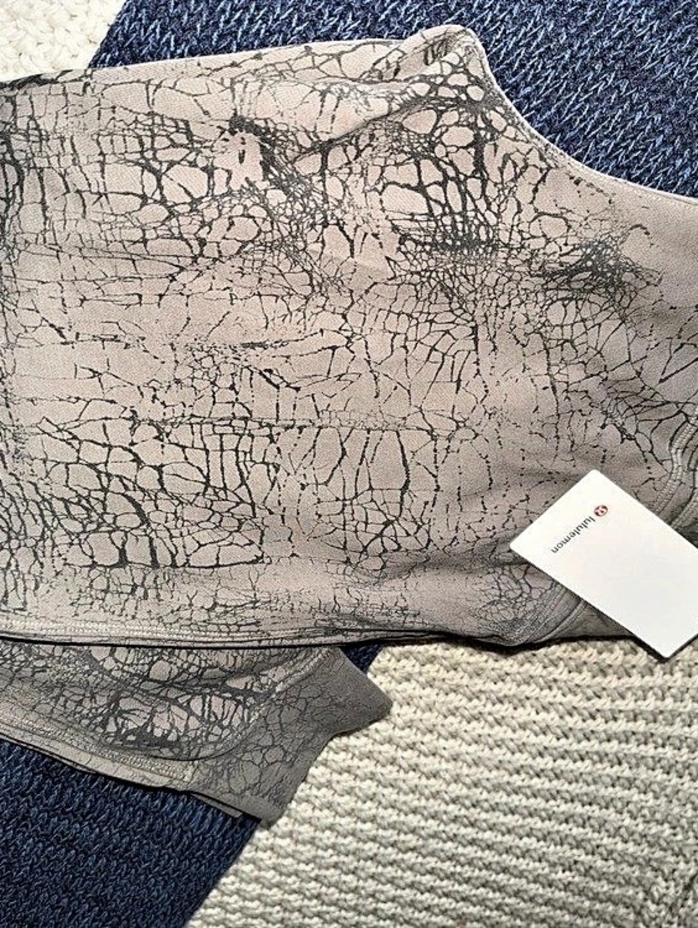 lululemon Abstract Gray & Black Face Mask NWT